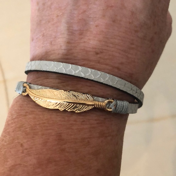 Matching necklace and bracelet set - Picture 2 of 5